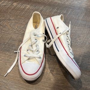 Converse All Star Chuck Taylor cream lace up chucks sneakers tie kicks EUC